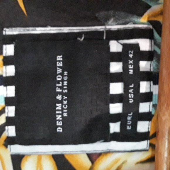 Denim & Flower Men's Button Up Wild Print Gold leaves Size medium - Picture 3 of 3